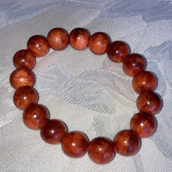 BRACELET made of pretty round shiny wooden beads.  Sz. 7 1/2”+ $10 - Picture 2 of 3